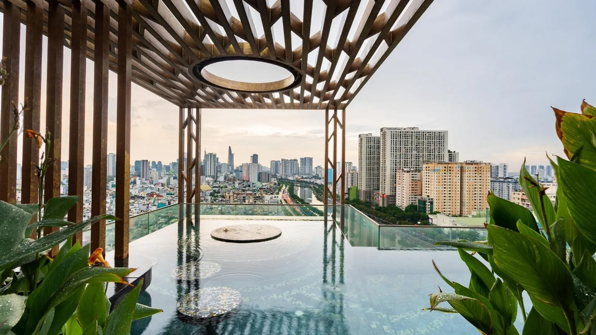 D1 Mension - Zenity Luxury Apartment - Rooftop Pool - Saigon Centre location